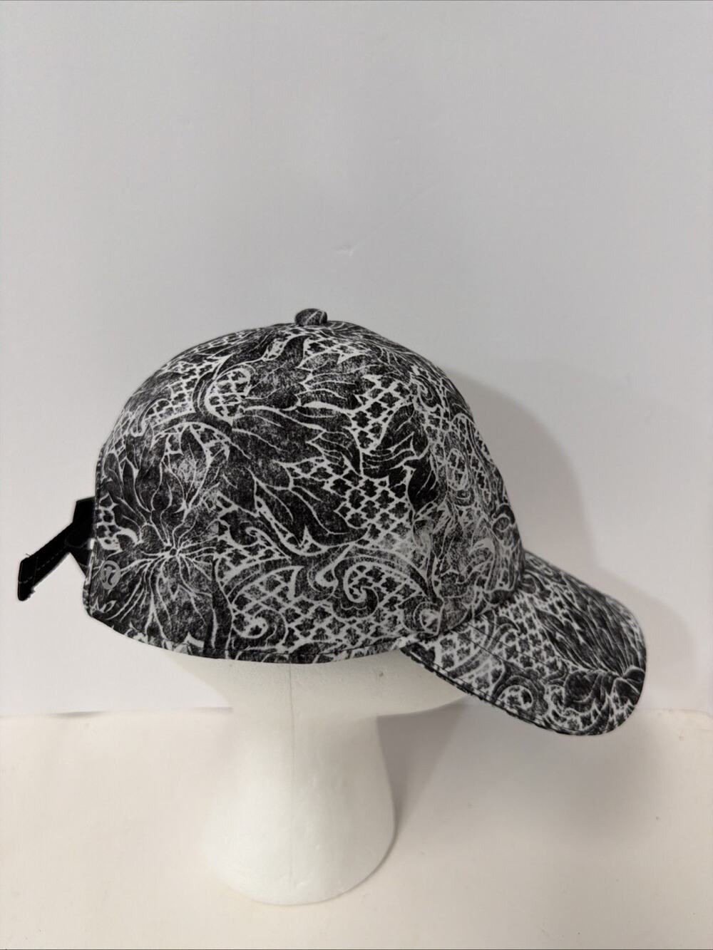 Lululemon Baller Hat Womens Black White Paisley Adjustable Logo Athleisure